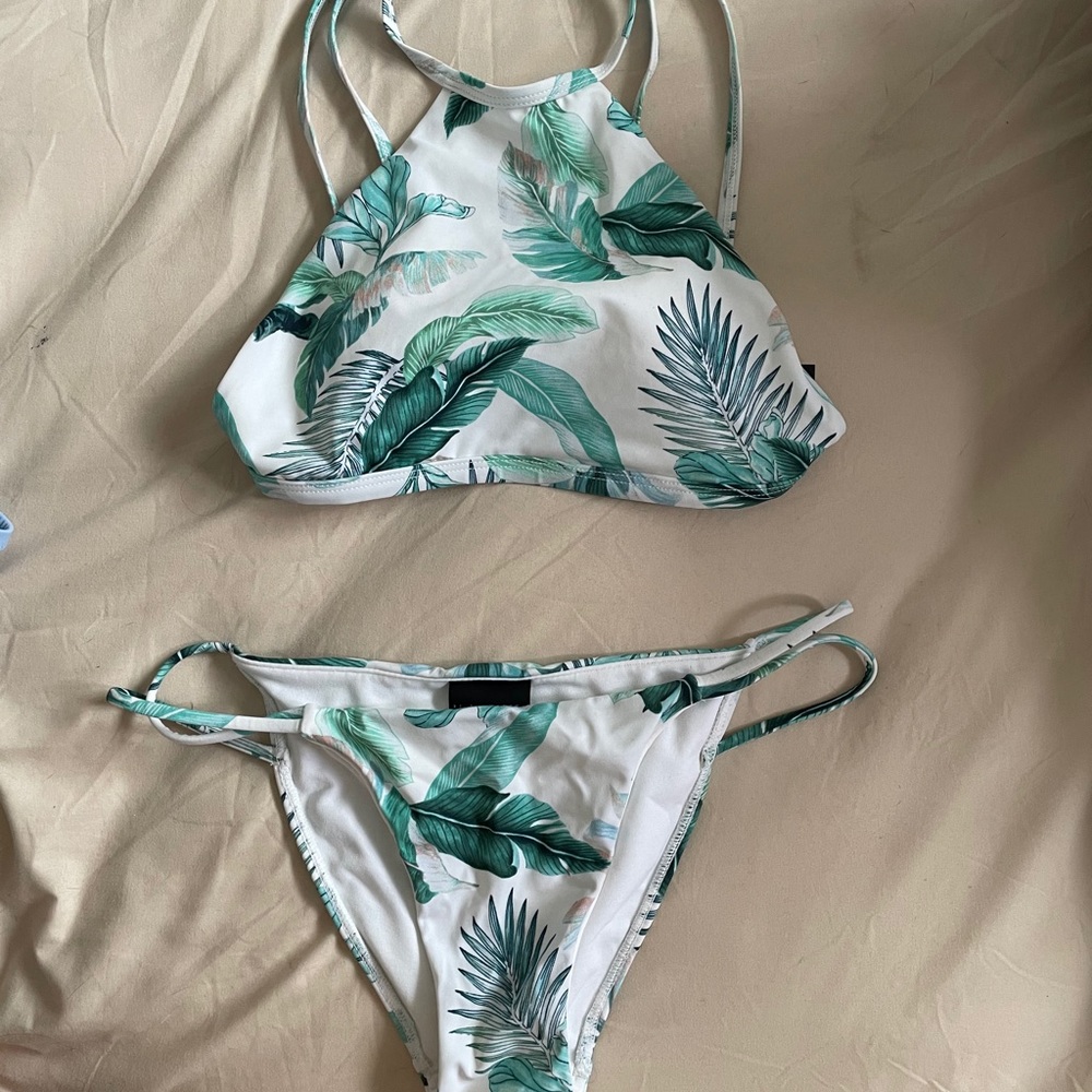 L.A. hearts palm leaf bikini
